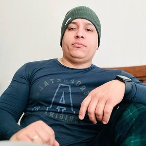 Meet your Posher, Eduardo